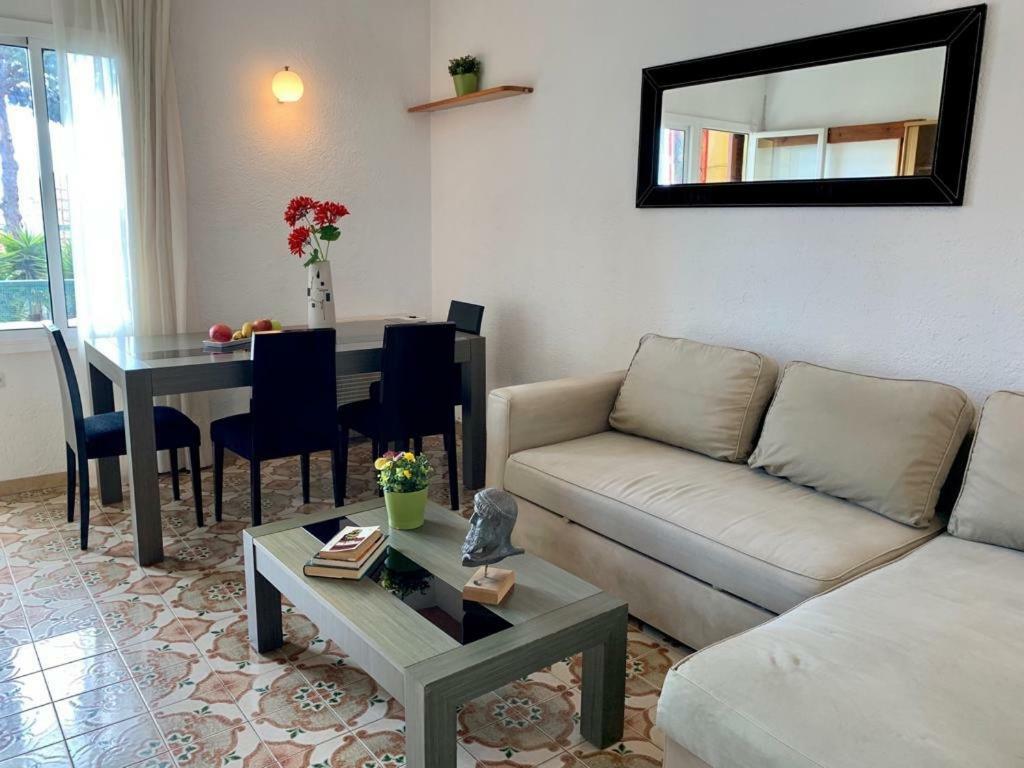 Nice Apartamen Lloret de Mar Ngoại thất bức ảnh